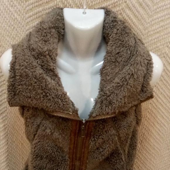 i Sapparel Sage Green Sherpa & Leather Vest! Convertible Collar/Hood! - Picture 9 of 13